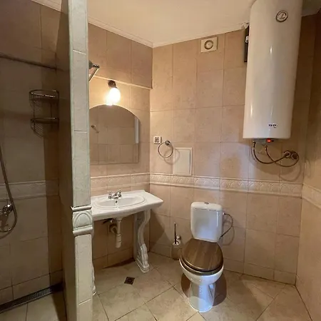 In The Cliff & **** דירה *