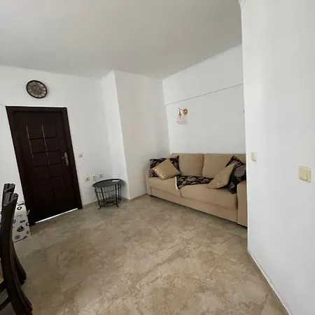 In The Cliff & **** דירה *