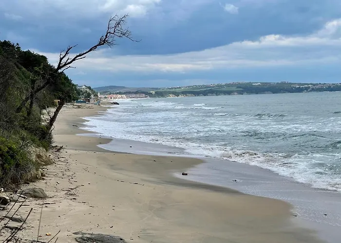 In The Cliff & **** Lägenhet