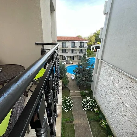 Apartment In The Cliff & **** *