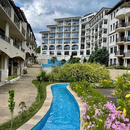 Apartment In The Cliff & **** Obzor