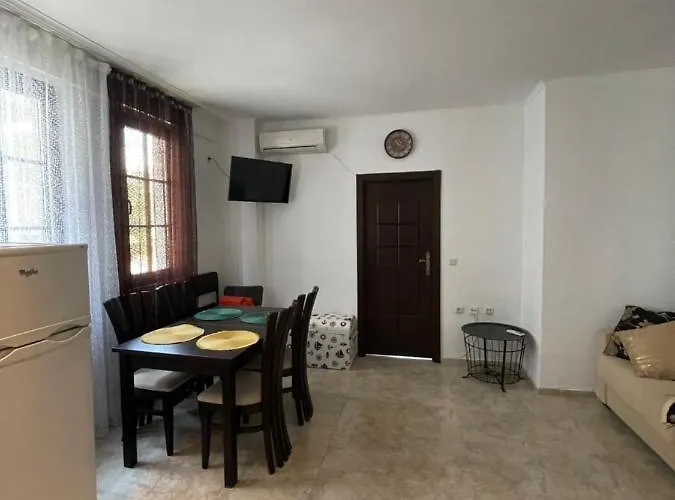 In The Cliff & **** * Obsor