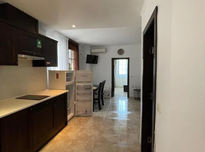 In The Cliff & **** Obzor