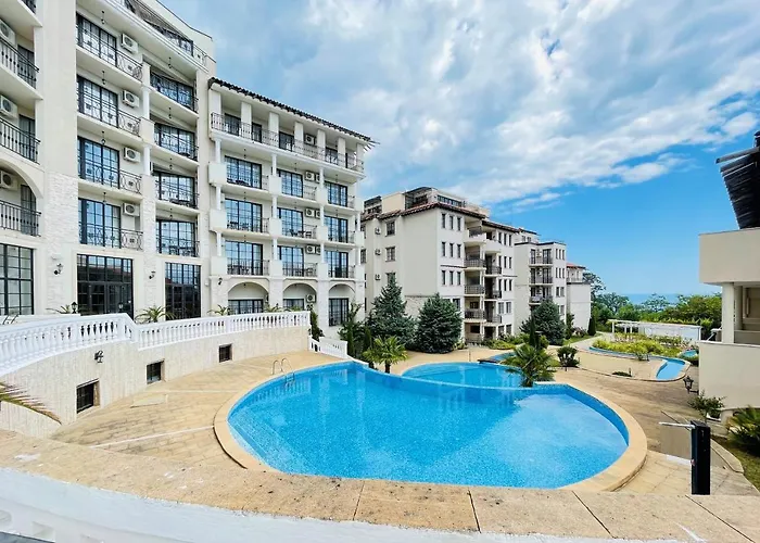 Apartment In The Cliff & **** *